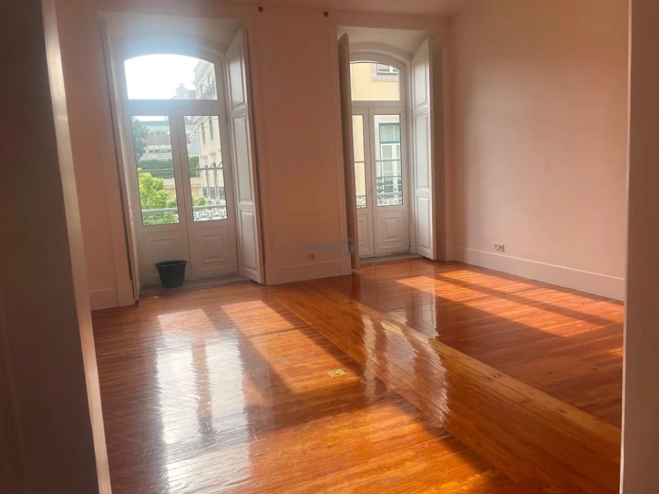 Apartamento T1 para Arrendamento em Santa Maria Maior Foto 1