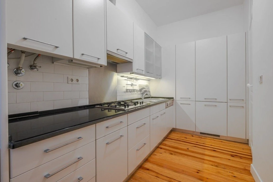Apartamento T1 para Arrendamento em Santa Maria Maior Foto 9