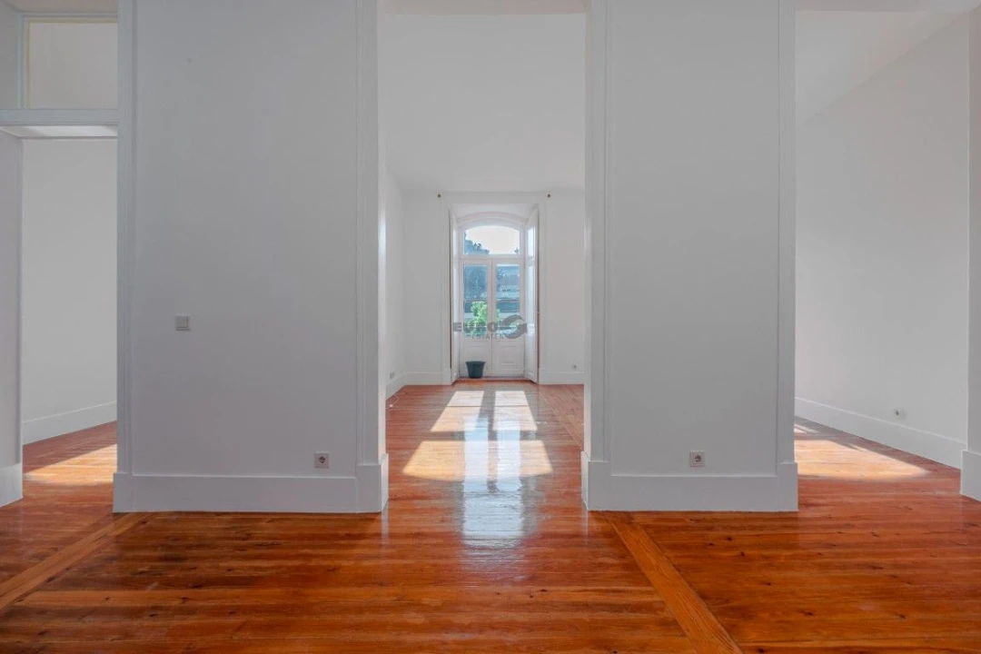 Apartamento T1 para Arrendamento em Santa Maria Maior Foto 1