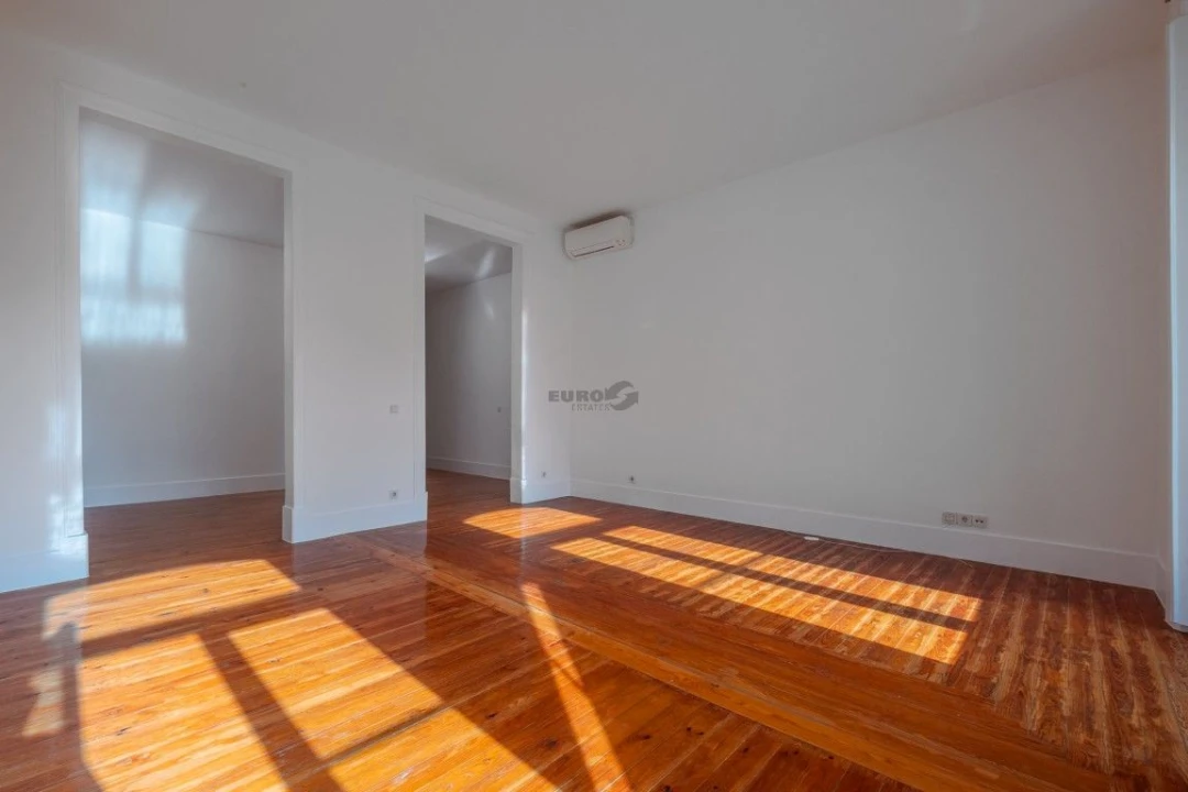 Apartamento T1 para Arrendamento em Santa Maria Maior Foto 14