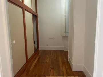 Apartamento T1 para Arrendamento em Santa Maria Maior