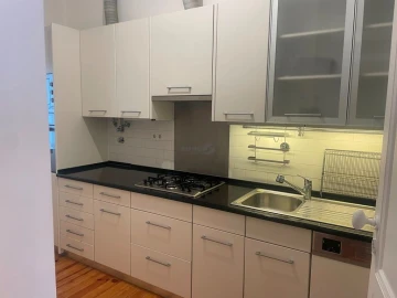 Apartamento T1 para Arrendamento em Santa Maria Maior