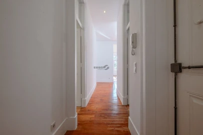 Apartamento T1 para Arrendamento em Santa Maria Maior