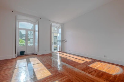 Apartamento T1 para Arrendamento em Santa Maria Maior