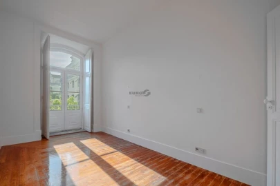 Apartamento T1 para Arrendamento em Santa Maria Maior