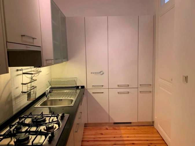 Apartamento T1 para Arrendamento em Santa Maria Maior Foto 4