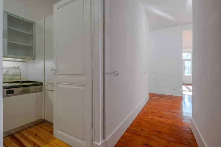 Apartamento T1 para Arrendamento em Santa Maria Maior Foto 7