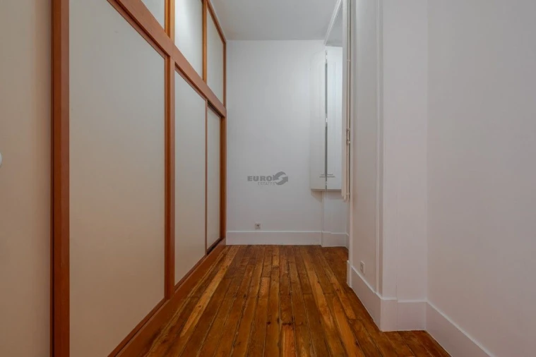 Apartamento T1 para Arrendamento em Santa Maria Maior Foto 10