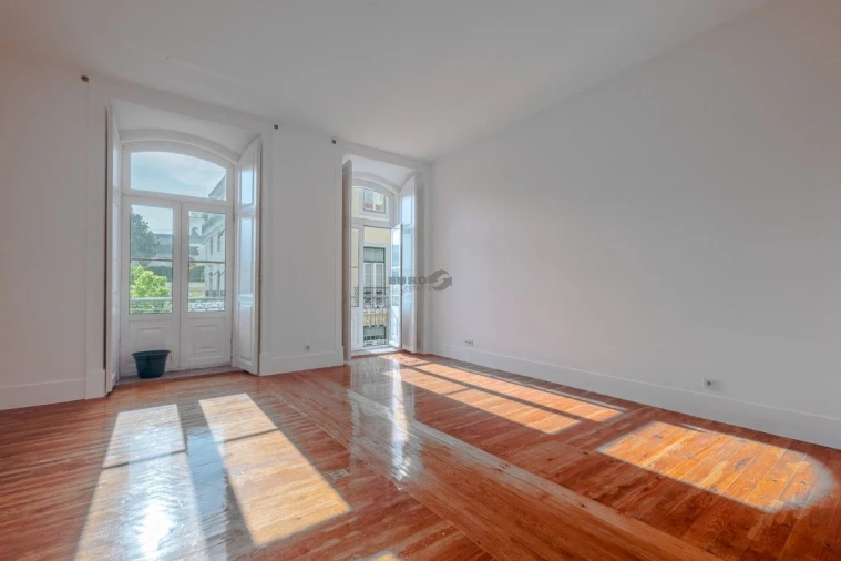 Apartamento T1 para Arrendamento em Santa Maria Maior Foto 3