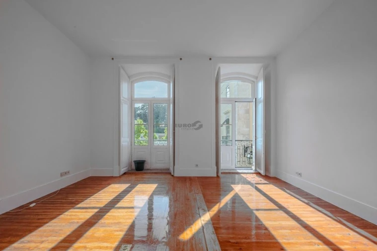 Apartamento T1 para Arrendamento em Santa Maria Maior Foto 12