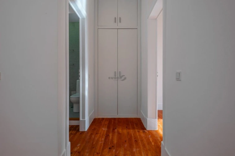 Apartamento T1 para Arrendamento em Santa Maria Maior Foto 17