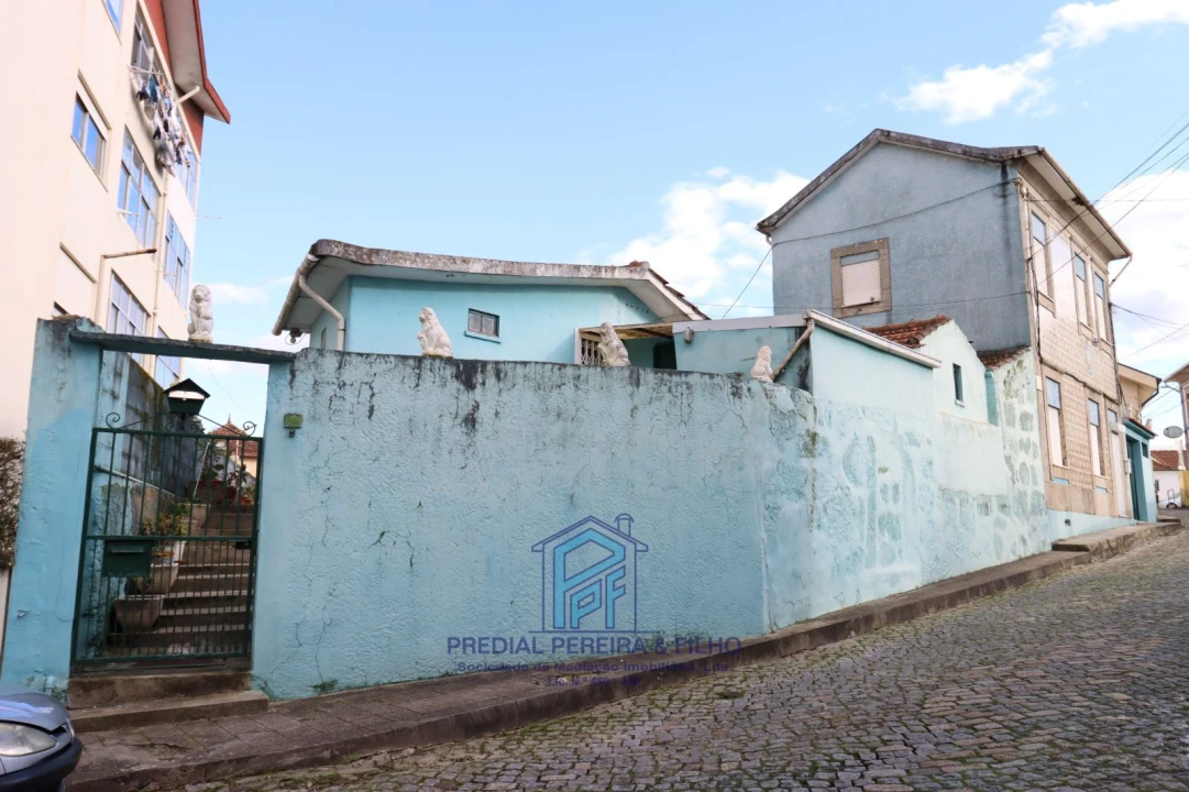 Moradia T4 para Venda em Rio Tinto Foto 2