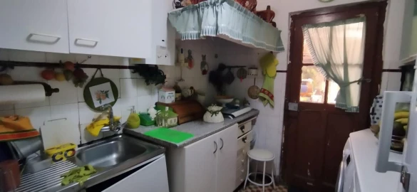 Moradia T6 para Venda em Laranjeiro e Feijó