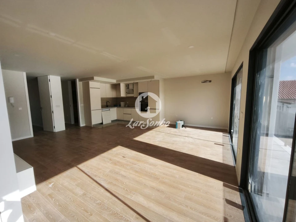 Apartamento T4 para Venda em Arcozelo Foto 2