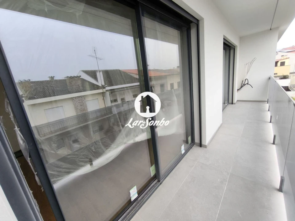 Apartamento T4 para Venda em Arcozelo Foto 8