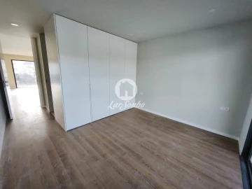 Apartamento T4 para Venda em Arcozelo