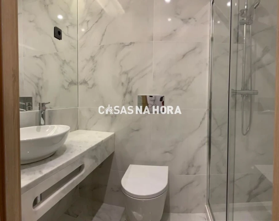 Apartamento T2 para Arrendamento em Viseu Foto 7