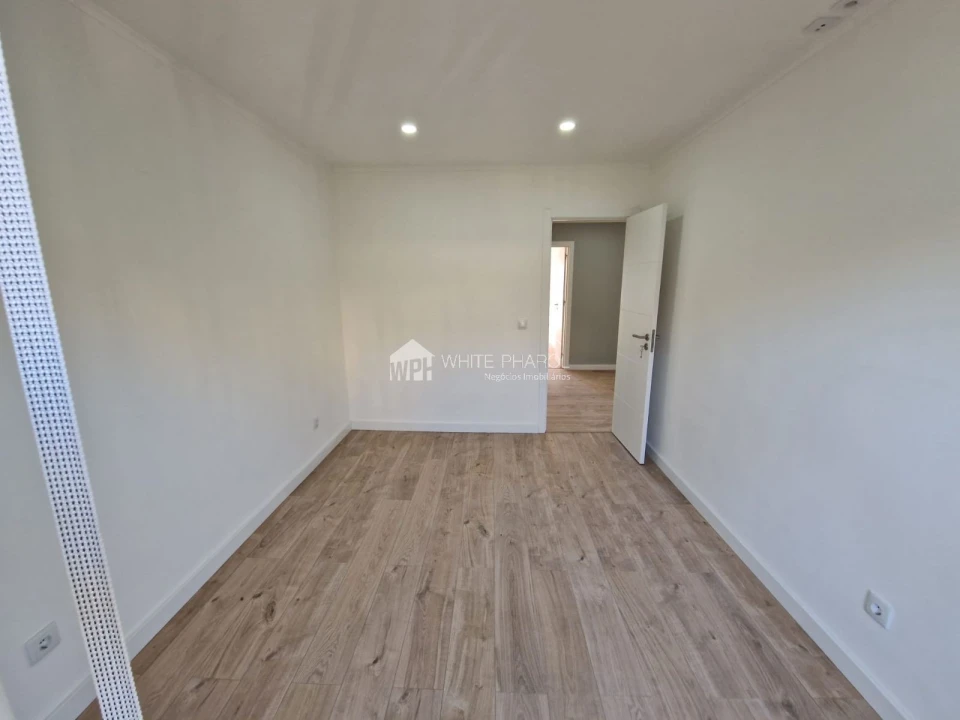 Apartamento T4 para Venda em Águas Livres Foto 22