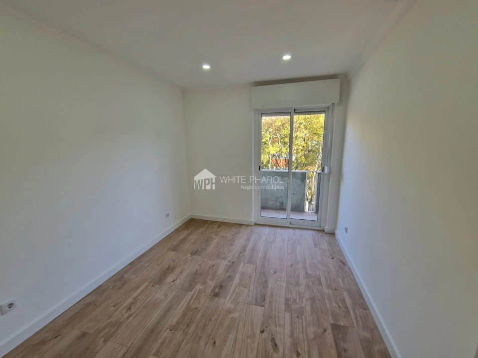 Apartamento T4 para Venda em Águas Livres Foto 23