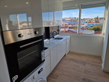 Apartamento T4 para Venda em Águas Livres