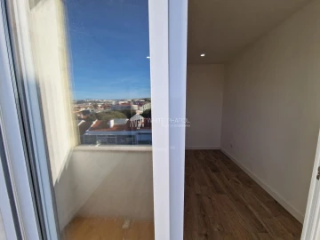 Apartamento T4 para Venda em Águas Livres