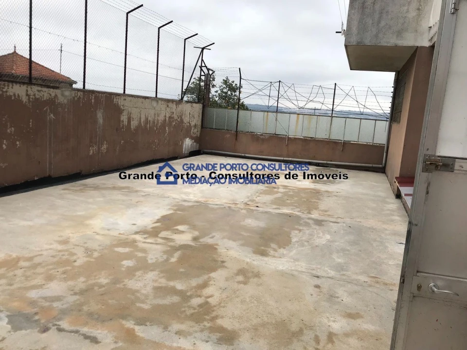 Armazém para Arrendamento em Paranhos Foto 12