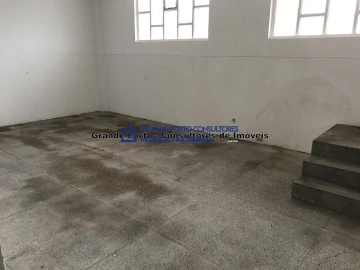 Armazém para Arrendamento em Paranhos