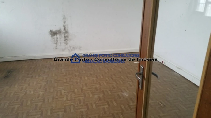 Armazém para Arrendamento em Paranhos Foto 8