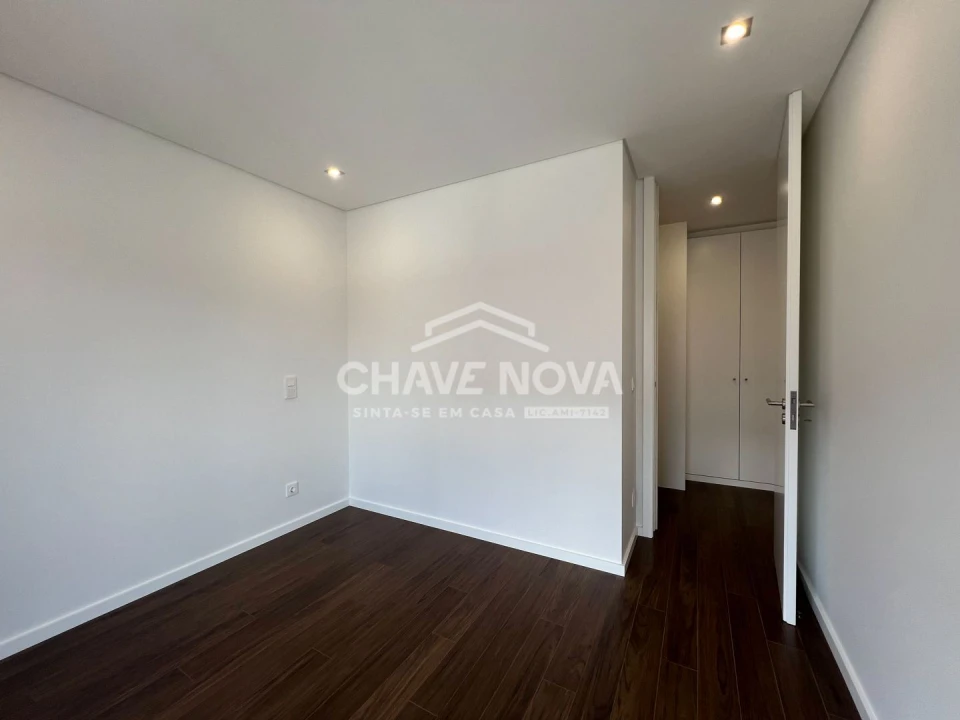 Apartamento T3 para Venda em Ramalde Foto 7