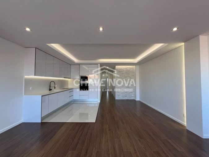 Apartamento T3 para Venda em Ramalde Foto 2