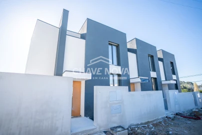 Moradia T3 para Venda em Madalena