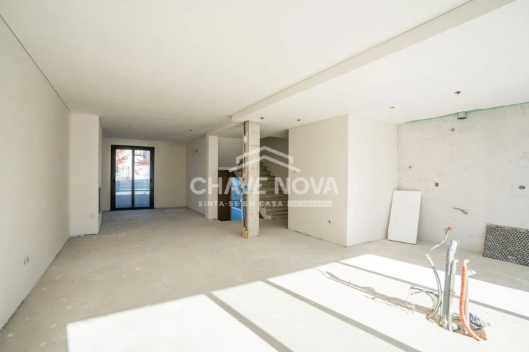 Moradia T3 para Venda em Madalena Foto 3