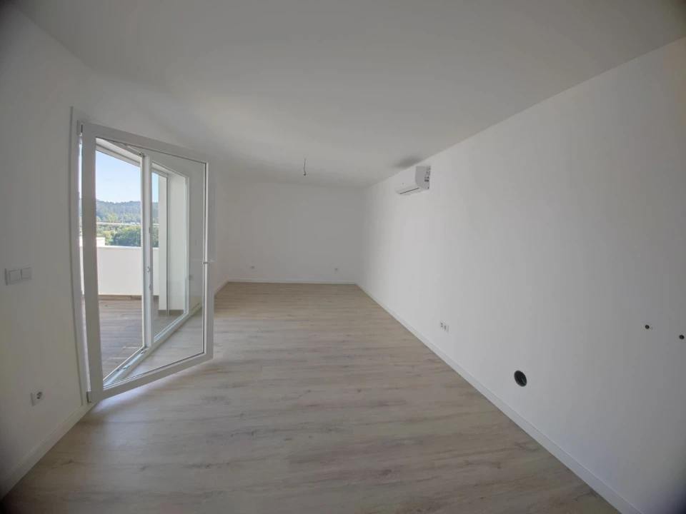 Moradia T4 para Venda em Antuzede e Vil de Matos Foto 23