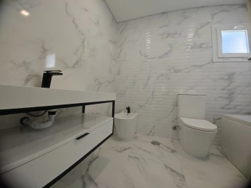 Moradia T4 para Venda em Antuzede e Vil de Matos