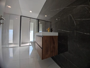 Moradia T4 para Venda em Antuzede e Vil de Matos