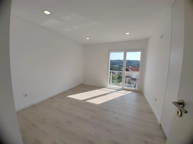 Moradia T4 para Venda em Antuzede e Vil de Matos Foto 21