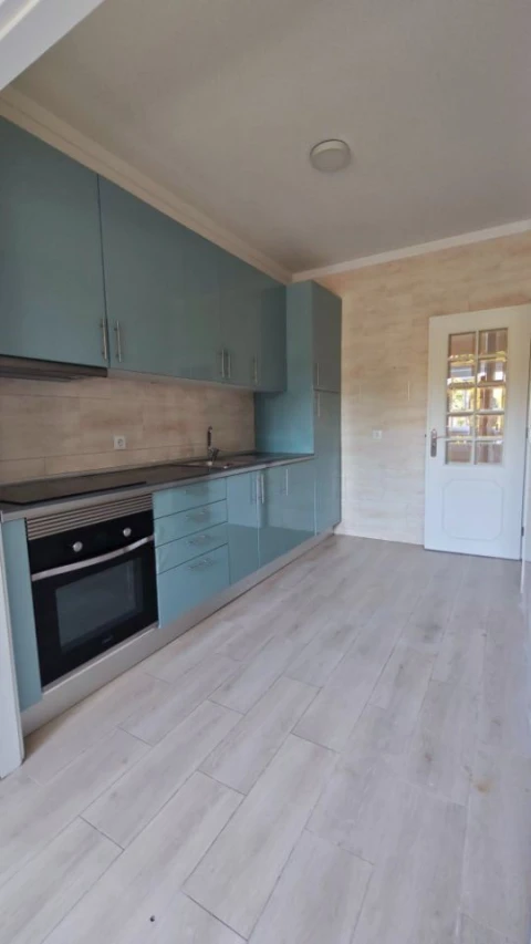 Apartamento T1 para Arrendamento em Mafamude e Vilar do Paraíso