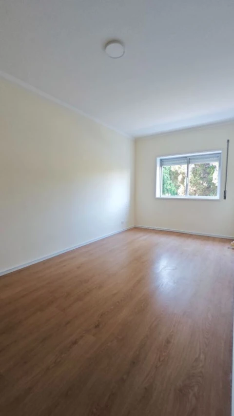 Apartamento T1 para Arrendamento em Mafamude e Vilar do Paraíso