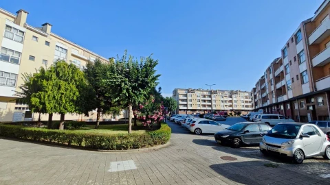 Apartamento T1 para Arrendamento em Mafamude e Vilar do Paraíso