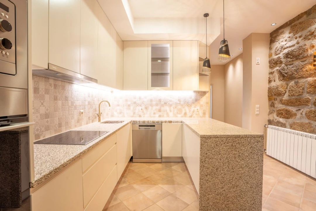 Moradia T2 para Venda em Santa Marinha e São Pedro da Afurada Foto 3