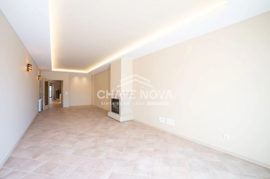 Moradia T2 para Venda em Santa Marinha e São Pedro da Afurada Foto 10