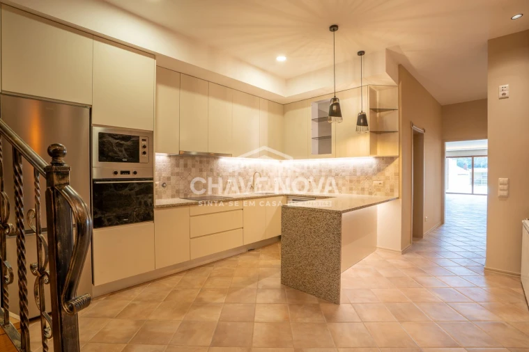 Moradia T2 para Venda em Santa Marinha e São Pedro da Afurada Foto 2