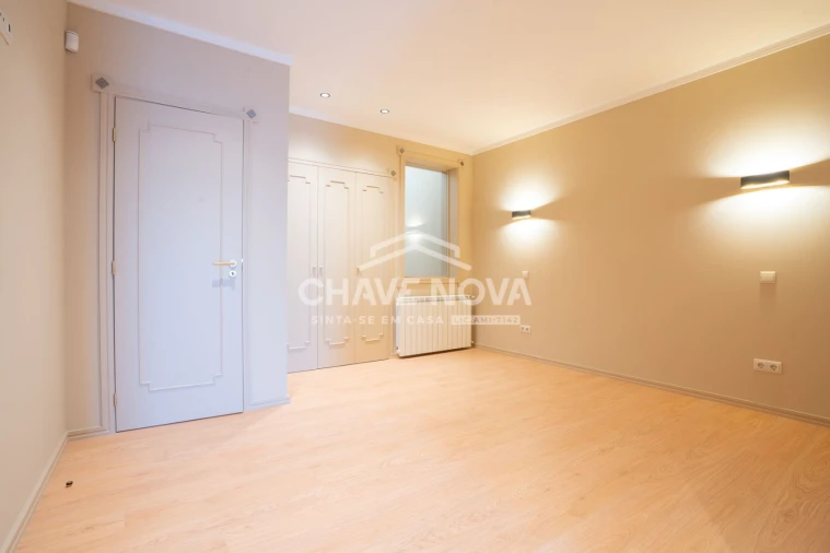 Moradia T2 para Venda em Santa Marinha e São Pedro da Afurada Foto 13