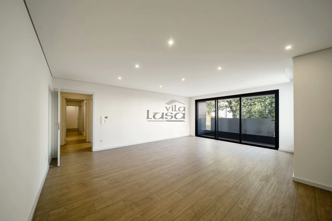Apartamento T3 para Venda em Cedofeita, Santo Ildefonso, Sé, Miragaia, São Nicolau e Vitória Foto 2