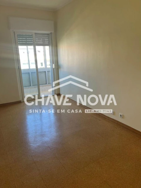 Apartamento T2 para Venda em Benfica