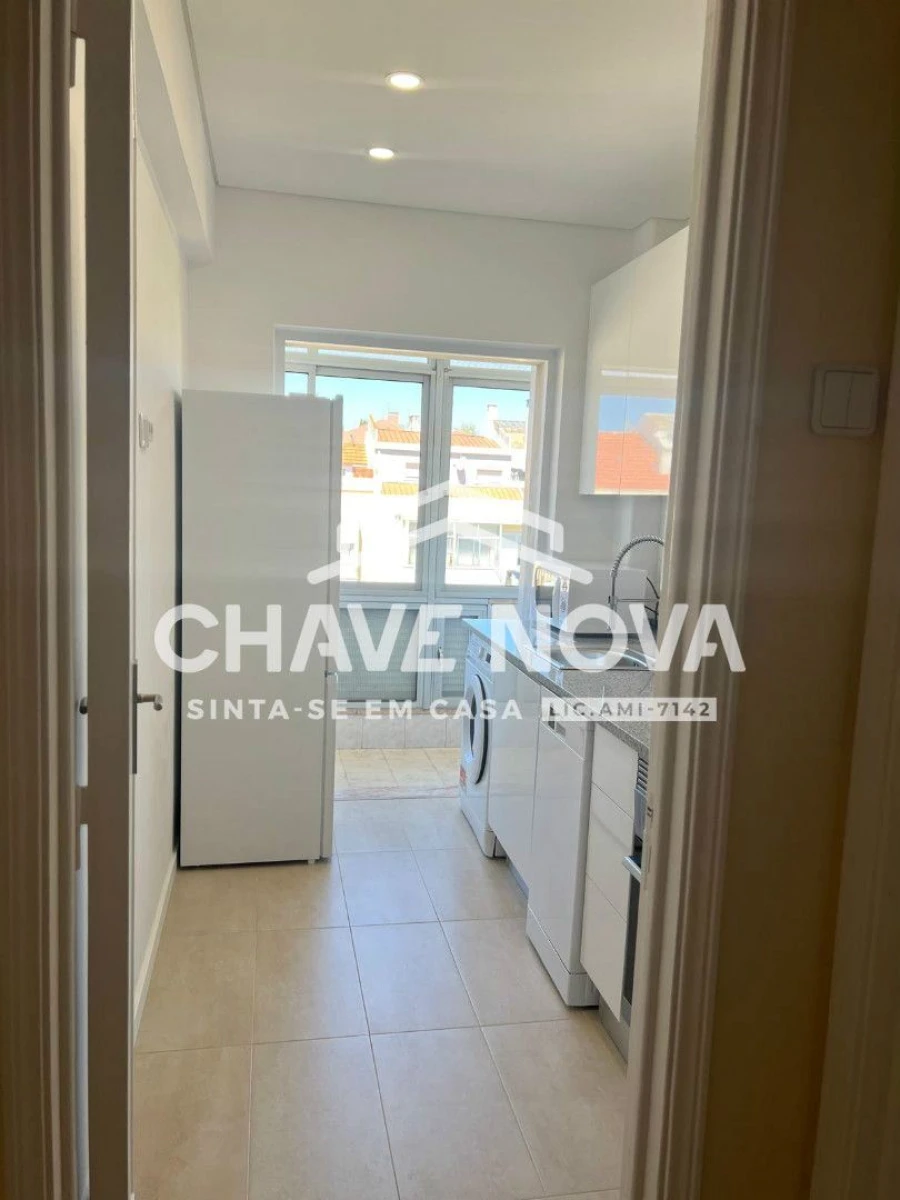 Apartamento T2 para Venda em Benfica Foto 6