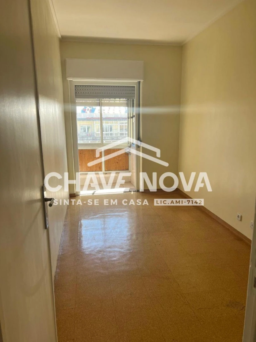 Apartamento T2 para Venda em Benfica Foto 9