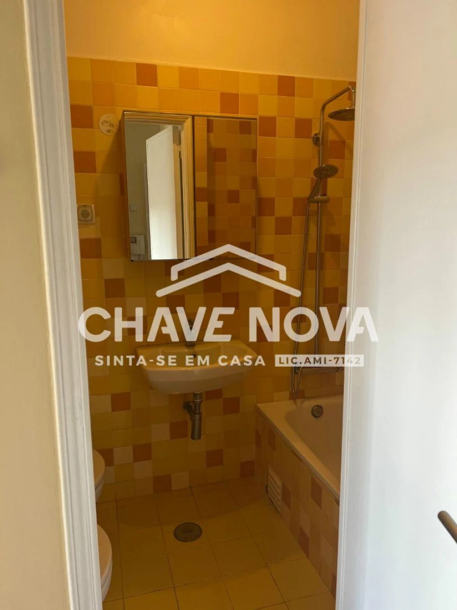 Apartamento T2 para Venda em Benfica Foto 10