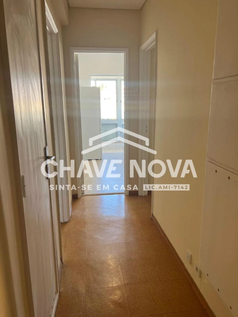 Apartamento T2 para Venda em Benfica Foto 13