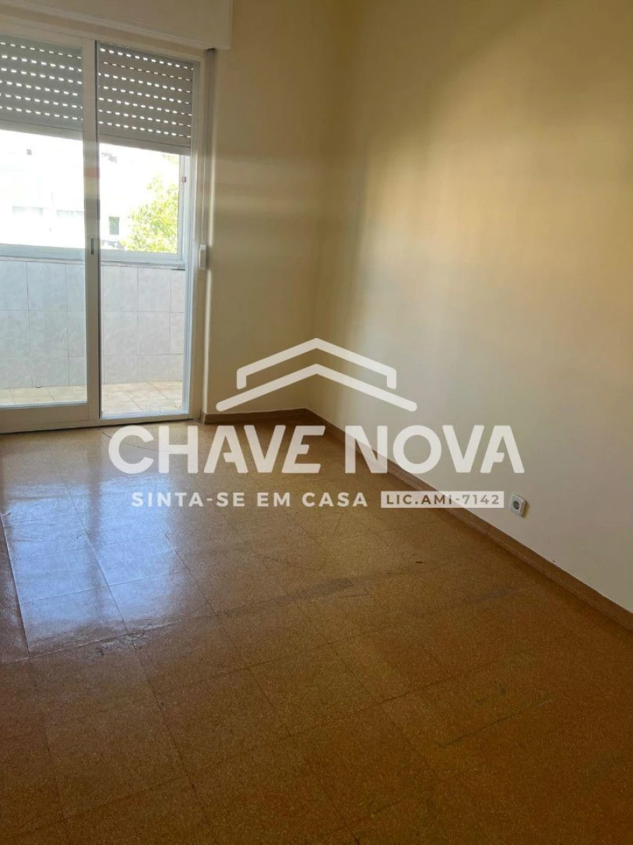 Apartamento T2 para Venda em Benfica Foto 17